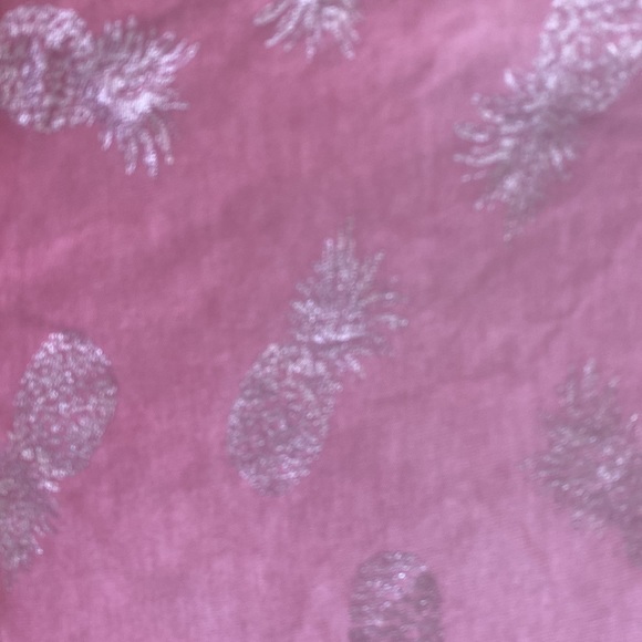 Cable and Gauge Soft Rose V Neck w Pineapples - Picture 3 of 7